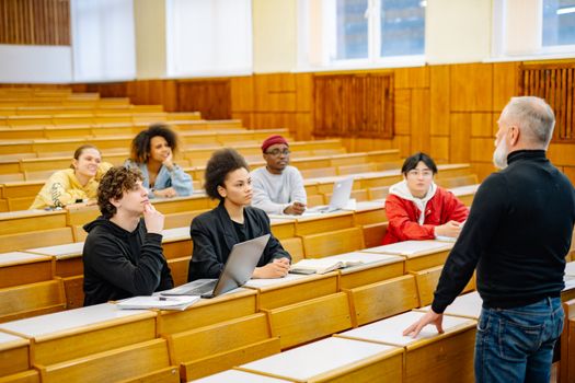 U of O Students Are Teaching Ottawa Teens How to Actually Handle Money