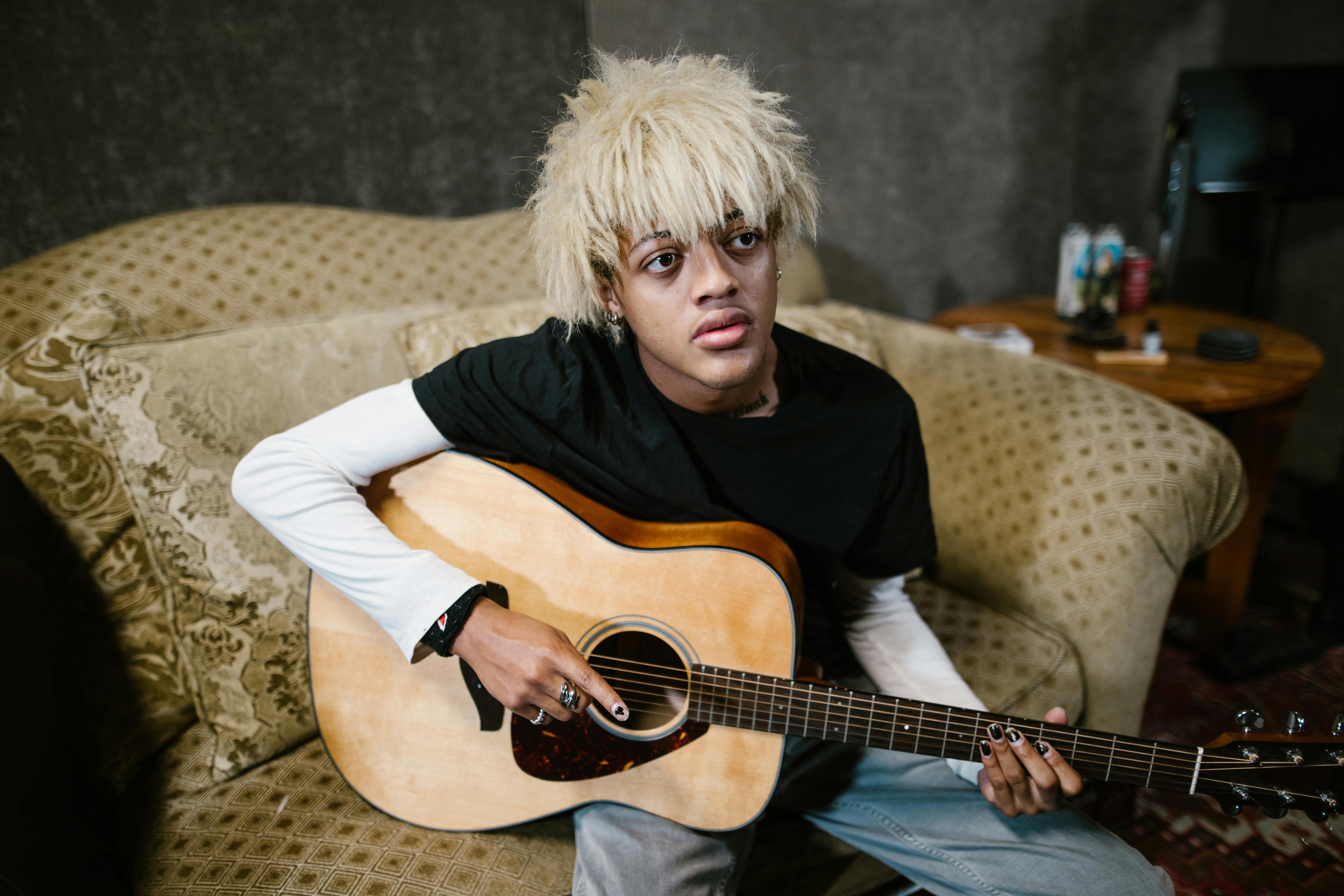 Suno Opposes Warner Music Contract Discovery Demand — Photo by RDNE Stock project on Pexels