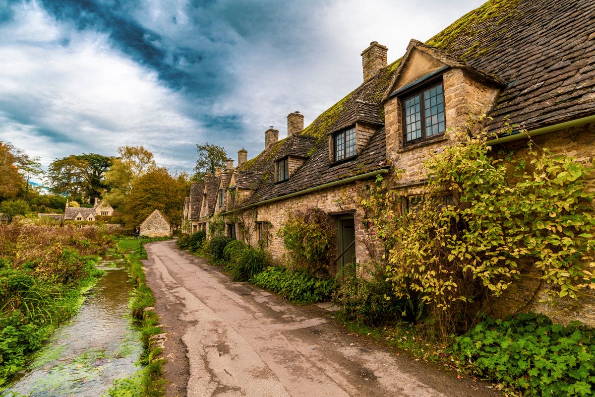 Arlington Row din Bibury, case de piatra cu iedera