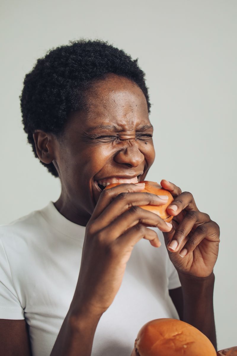 Momento de reflexão sobre a relação emocional com a comida