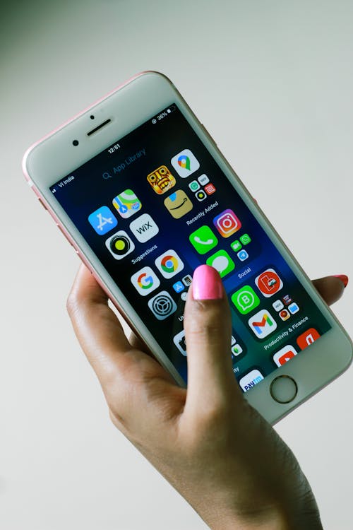 бесплатная Бесплатное стоковое фото с apple, iphone 6, вертикальный выстрел Стоковое фото