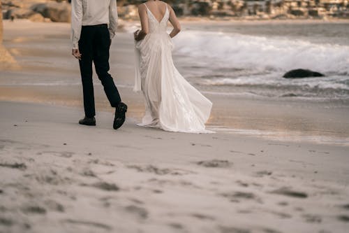 Základová fotografie zdarma na téma bílé dlouhé rukávy, bolest, chůze