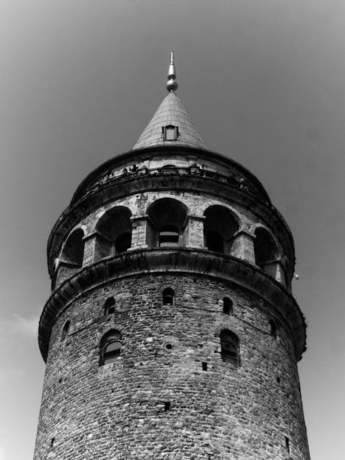 Fotobanka s bezplatnými fotkami na tému betónová konštrukcia, čierny a biely, galata veža