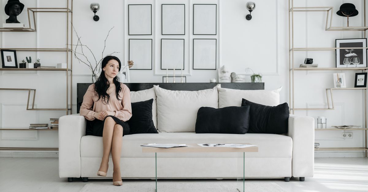 How to Create a Chic Gallery Wall for Your Home
