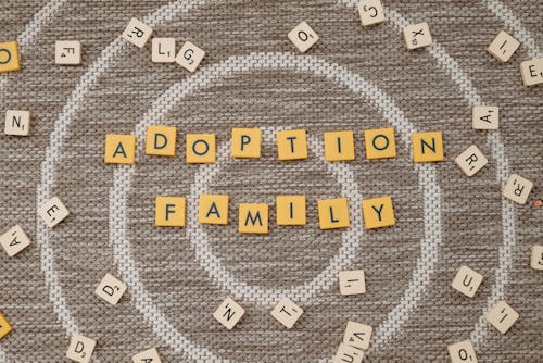 Gratis arkivbilde med adopsjon, adopsjonsfamilie, bokstaver
