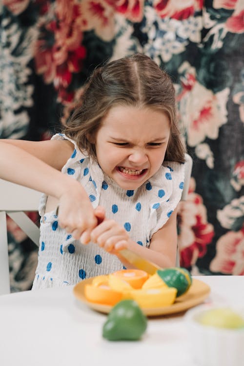 Foto profissional grátis de bonitinho, brinquedos, corte