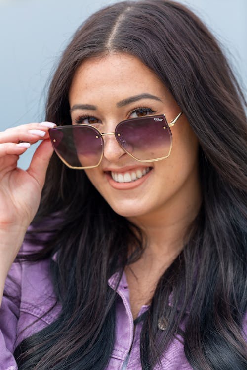 Free Close-Up Shot of a Pretty Brunette Woman with Sunglasses Stock Photo