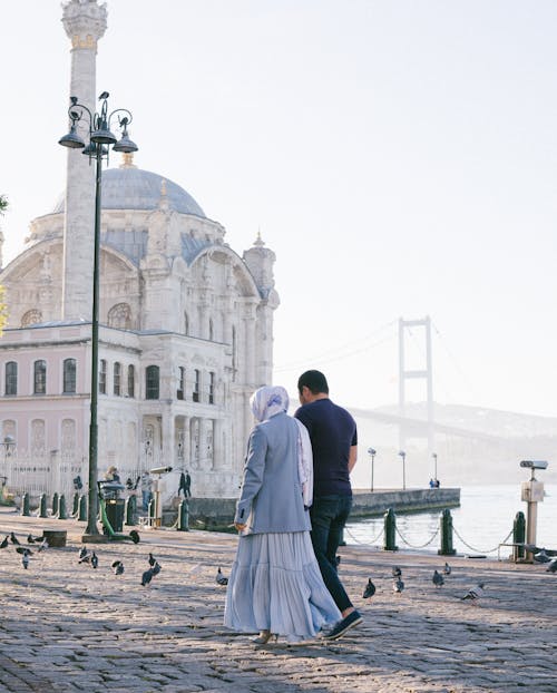 Couple by Ortakoy Mosque in Istanbul