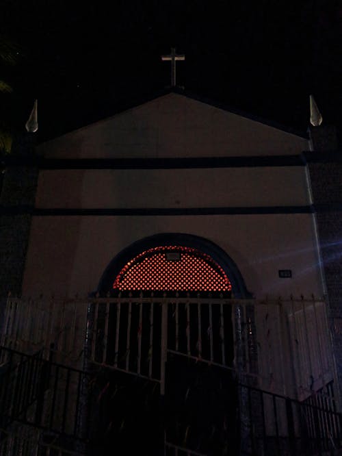 Бесплатное стоковое фото с вертикальный выстрел, здание, кафедральный собор