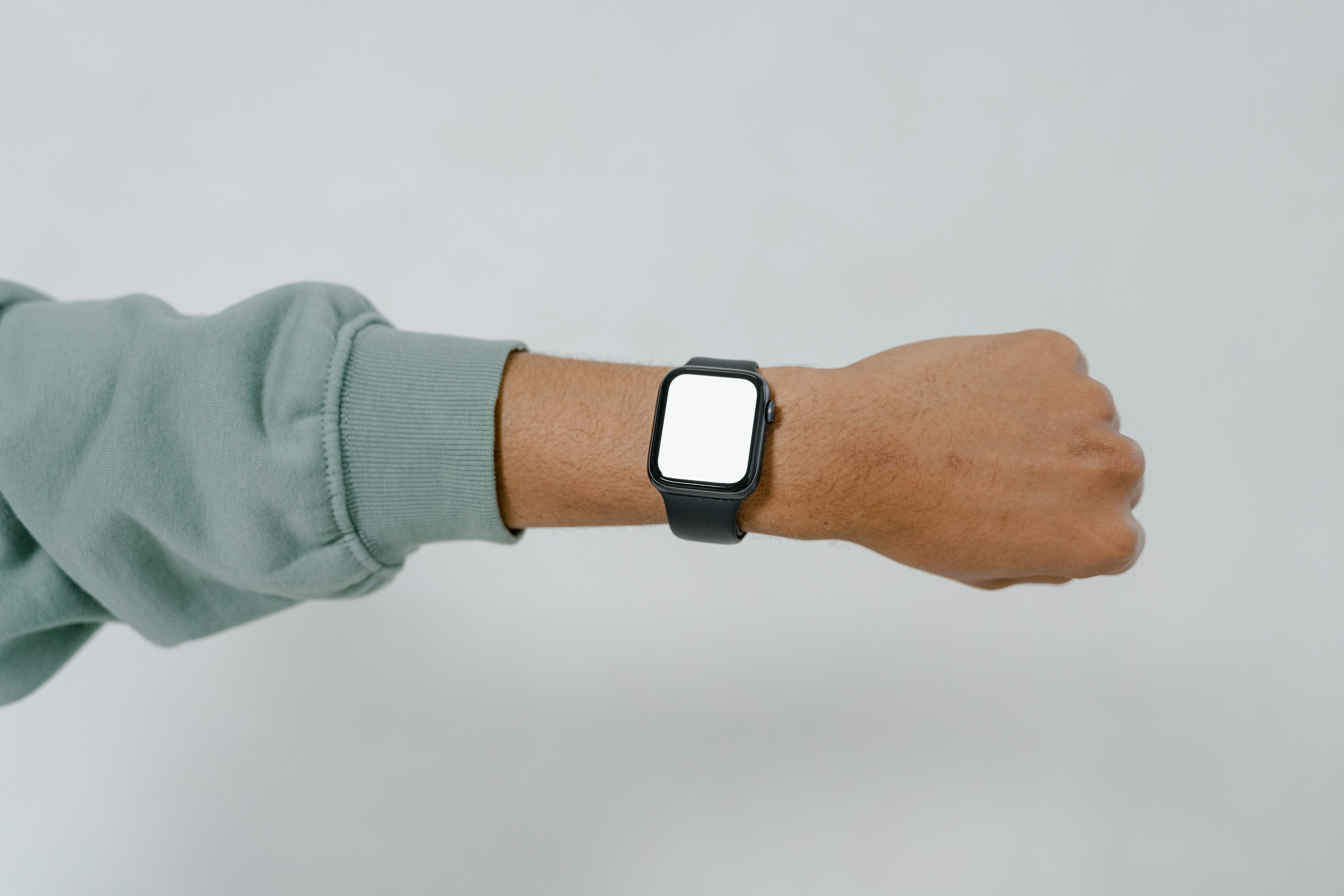 Apple Watchで保険料20％オフ!? ウェアラブル保険選び2025ガイド