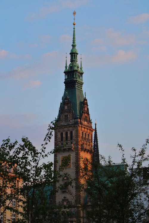 Безкоштовне стокове фото на тему «вертикальні постріл, Гамбург, готична архітектура»