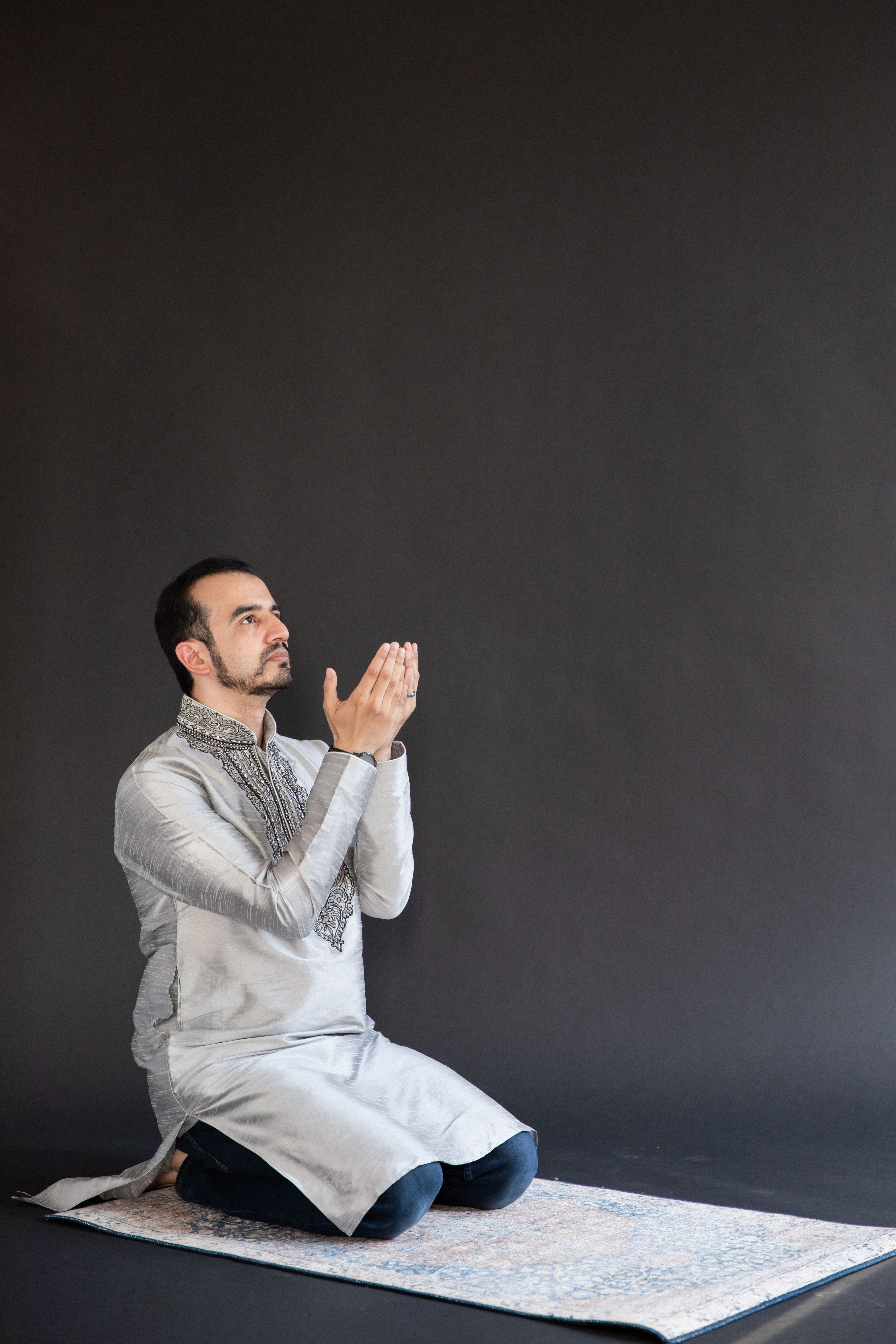 Modest Men Photos, Download The BEST Free Modest Men Stock Photos & HD ...