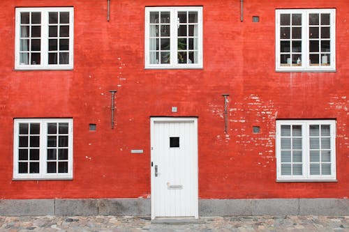 Darmowe zdjęcie z galerii z budynki, drzwi, fasada