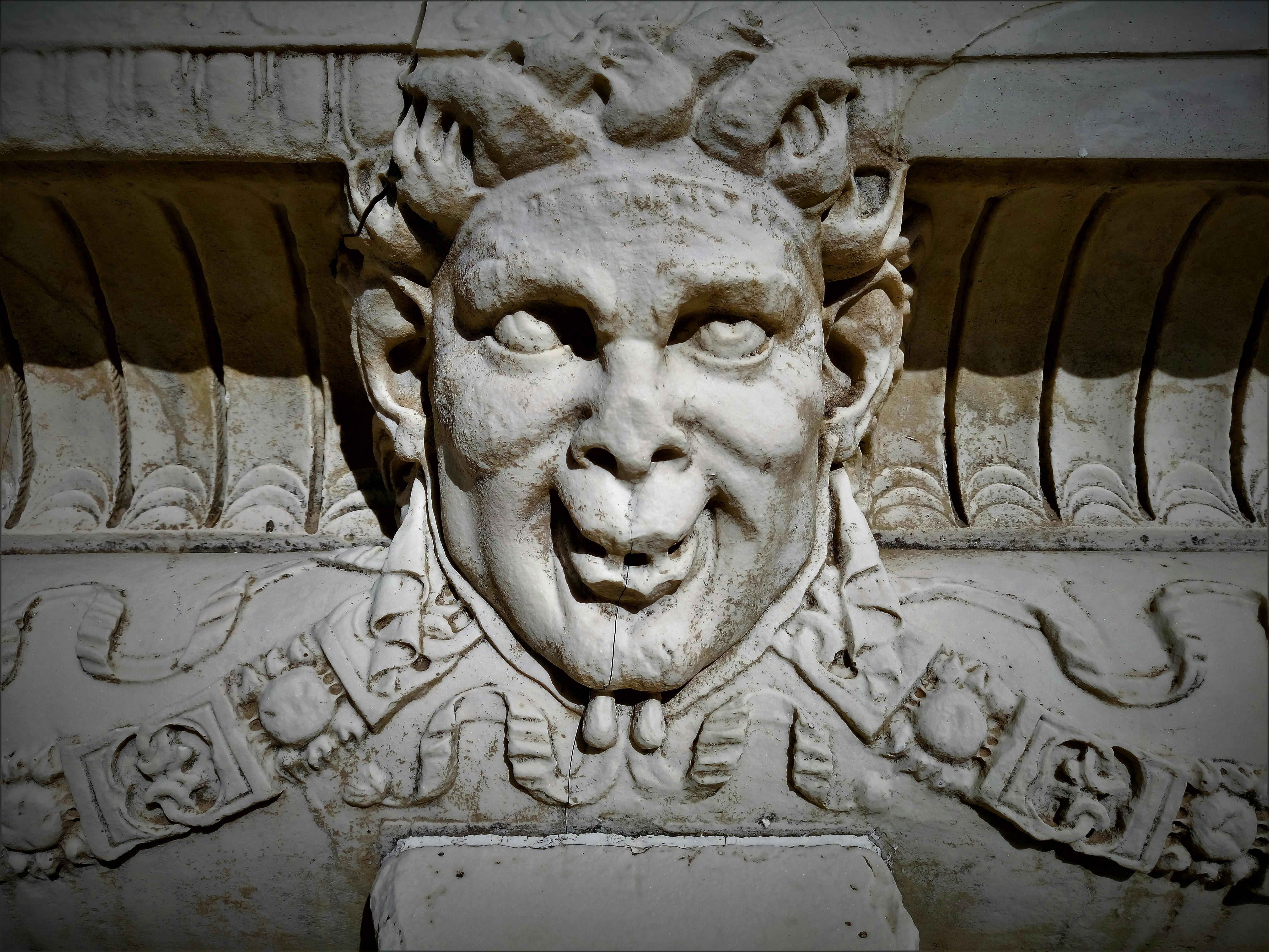 Signo De Interrogación: Descubre Su Importancia Y Curiosidades Clave 5 Diferencias Entre el Signo de Interrogación en Español y Otros Idiomas: Guía Completa para Escritores