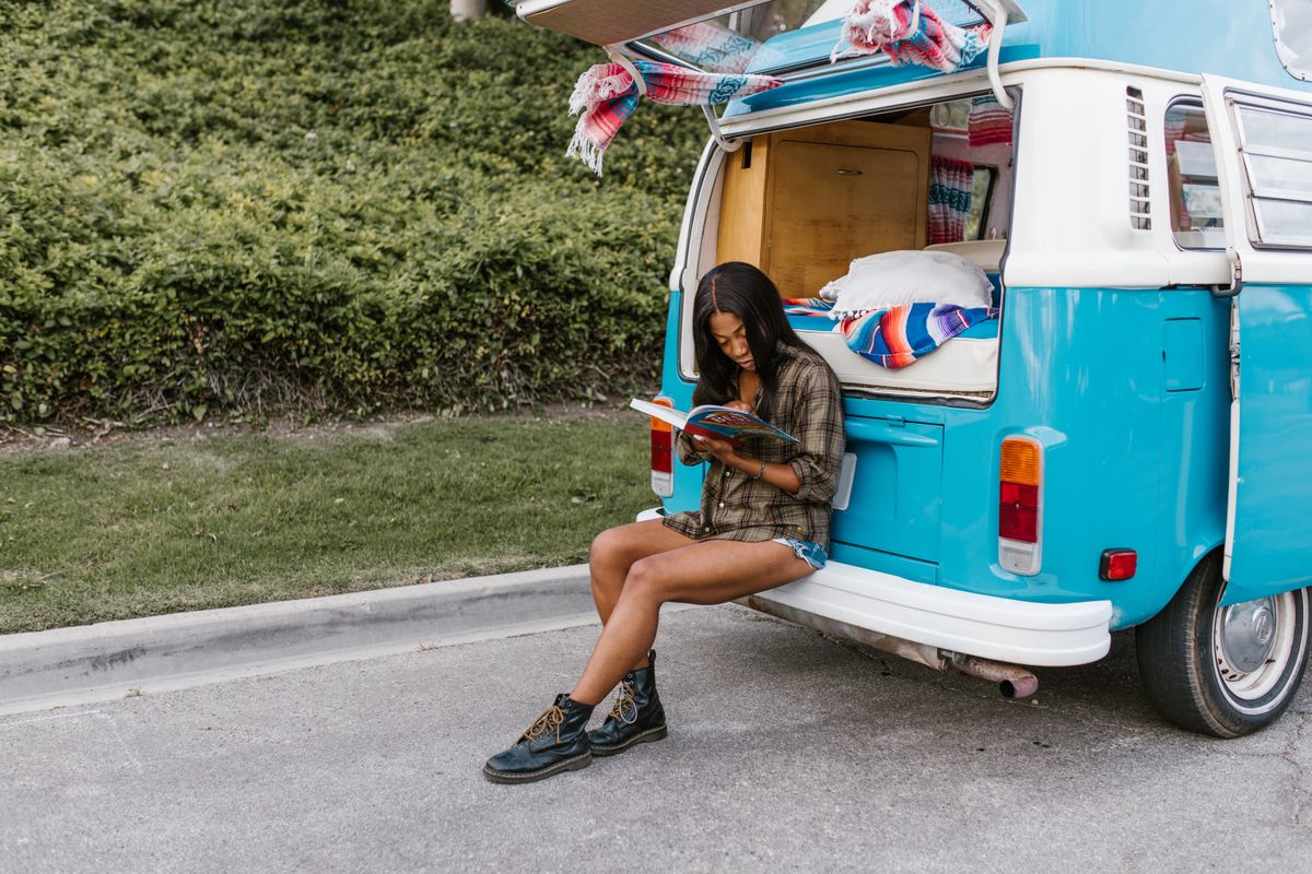 student moves in Seven Kings — Loaded properly: blankets, straps and a plan in Seven Kings