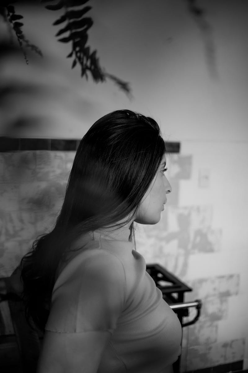 Personal care and cosmetic shelves