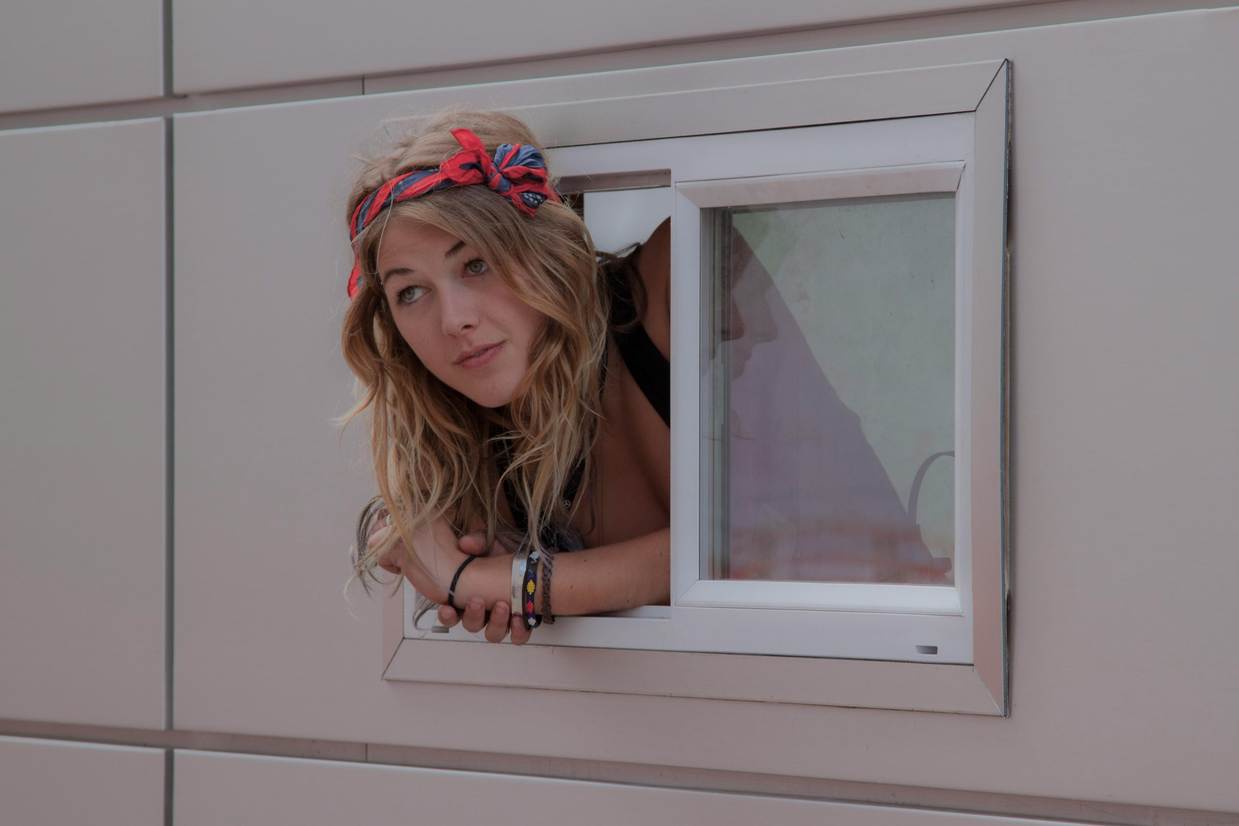 Is Ella Langley Single? Inside the Country Star's Rumored Relationships — Photo by Following NYC on Pexels