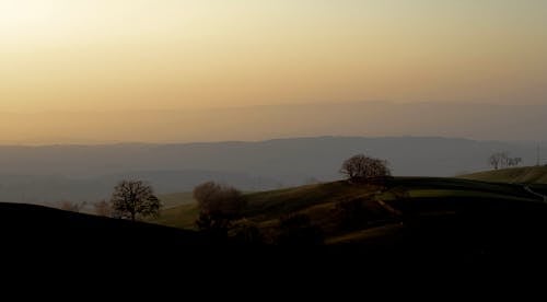 Kostenloses Stock Foto zu berg, dunkel, feld