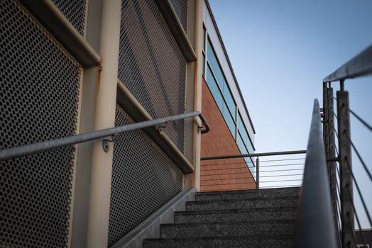 Handrail stainless steel pada area tangga fasilitas umum