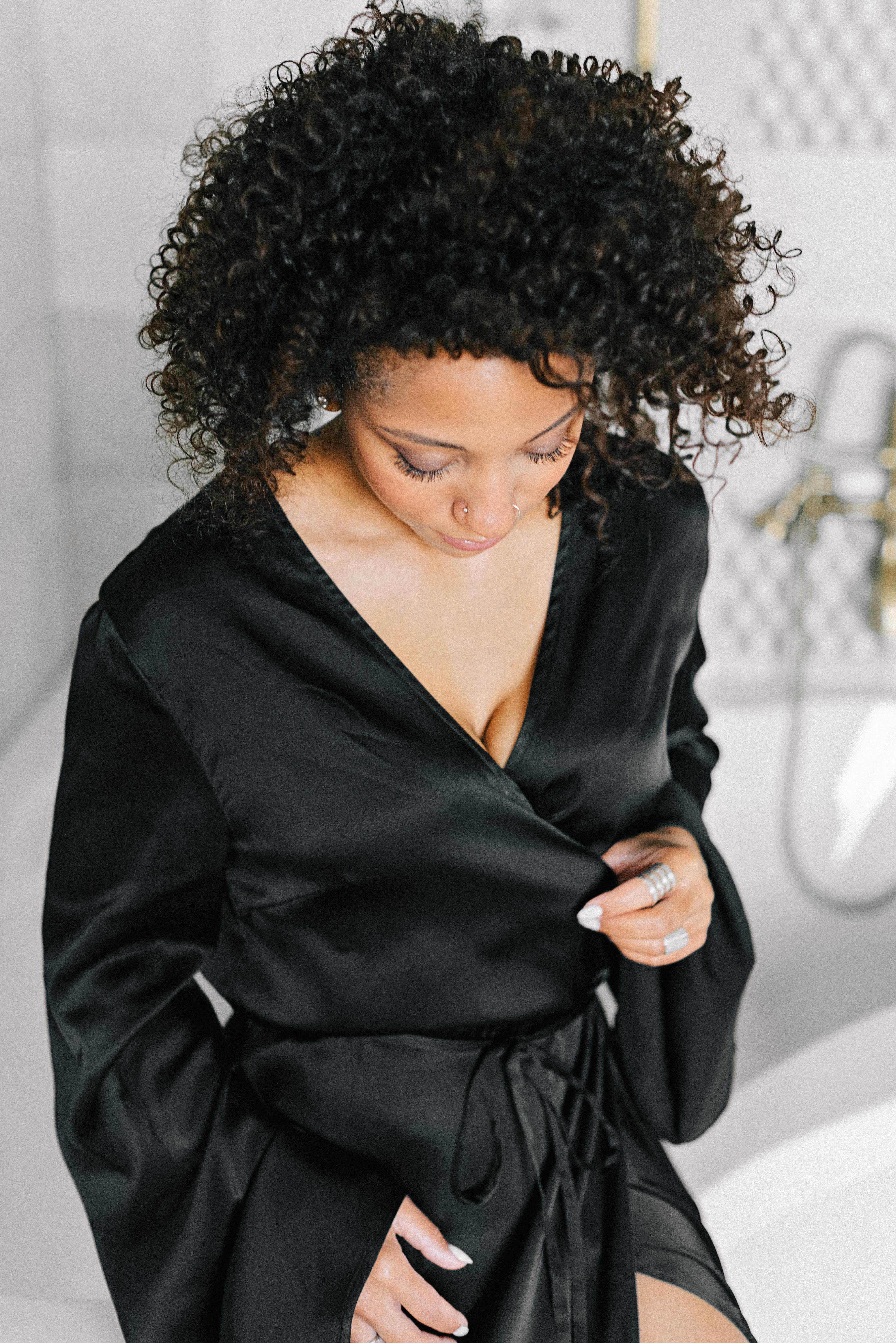 Woman Satin Robe Bathroom Photos, Download The BEST Free Woman Satin ...