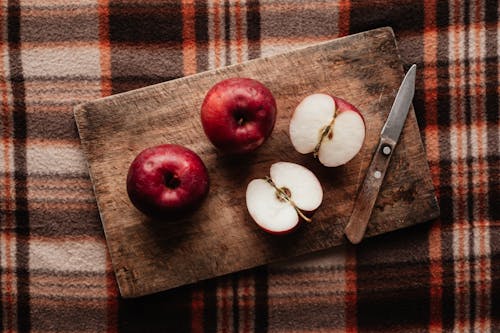 Ilmainen kuvapankkikuva tunnisteilla hedelmä, leikkuulauta, omenat