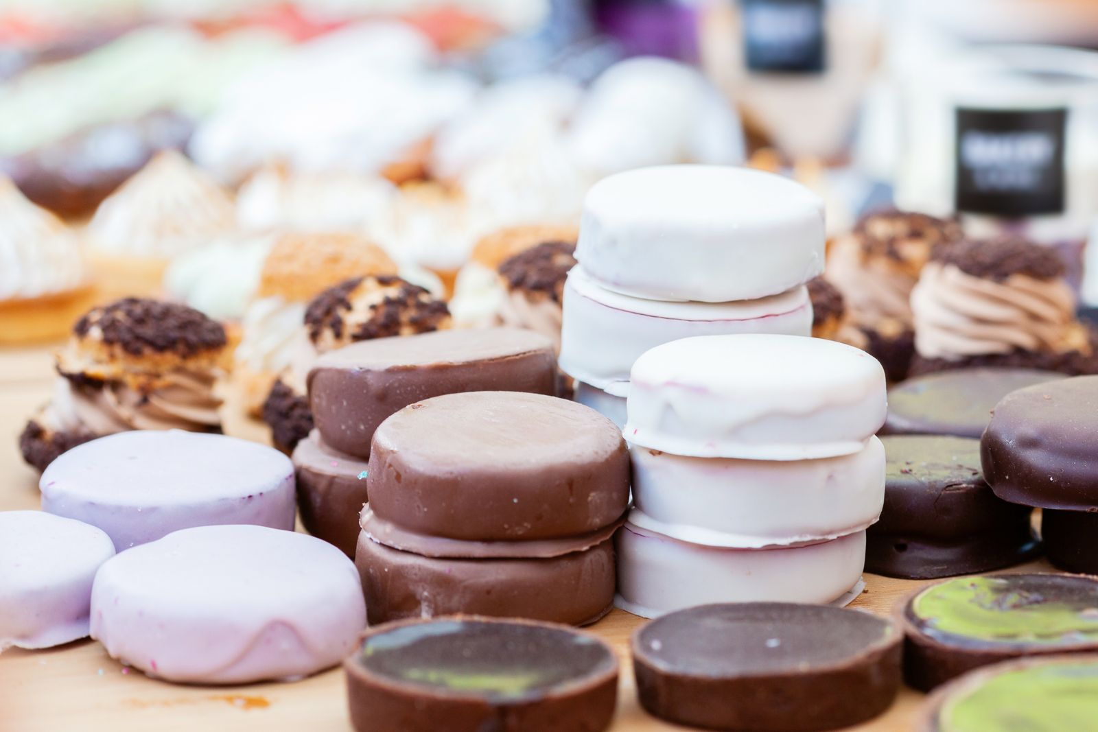 Private Label Candy Manufacturer: Sourcing European OEM Candy