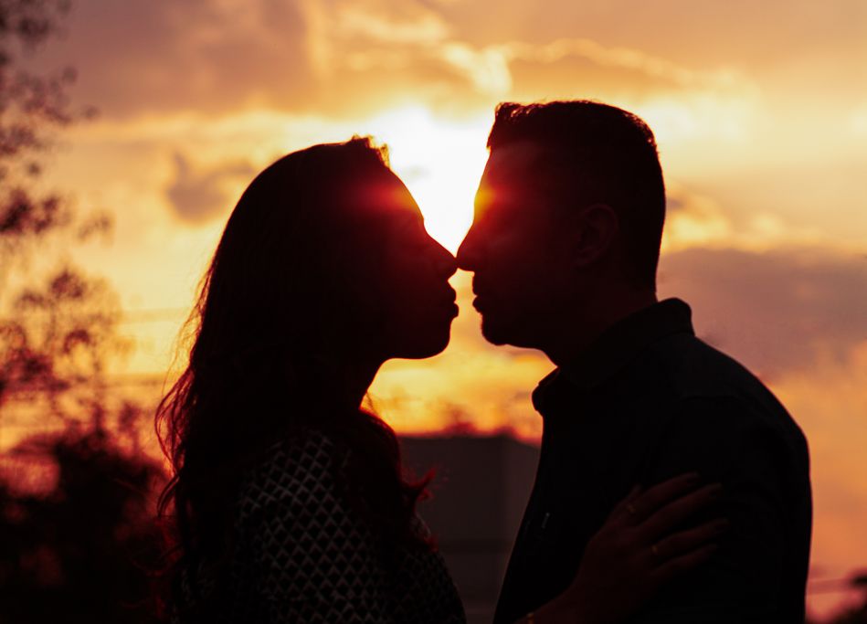 diverse group of LGBTQ+ couples meeting online