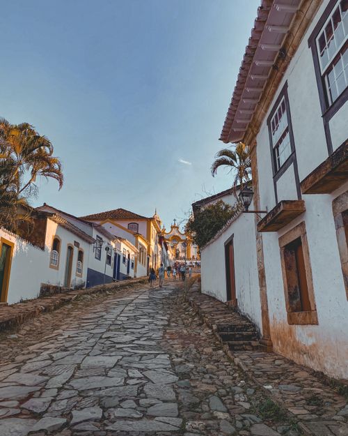 Free Charming colonial street in Tiradentes, Brazil, with traditional architecture and vibrant atmosphere. Stock Photo
