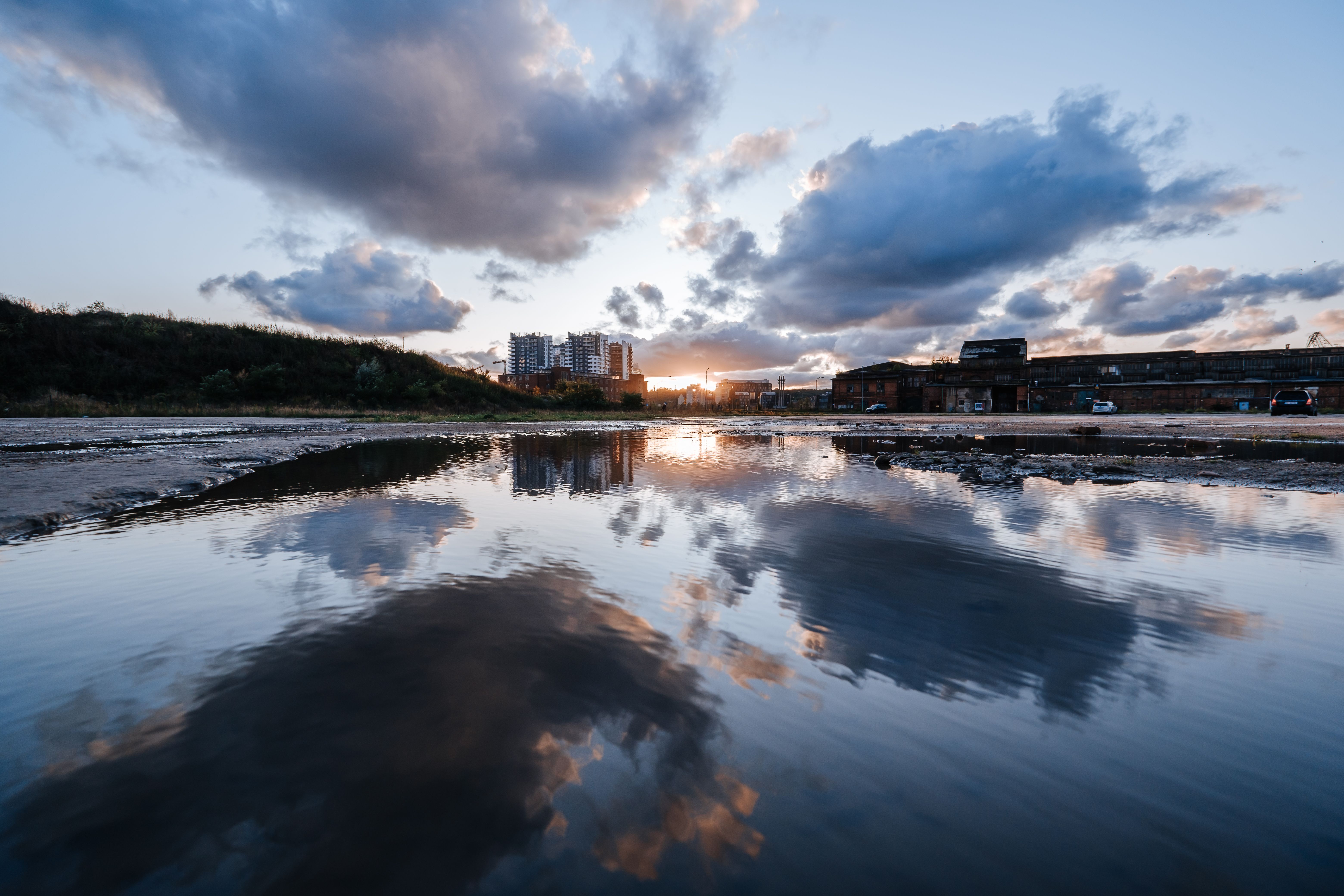 Lake in City · Free Stock Photo