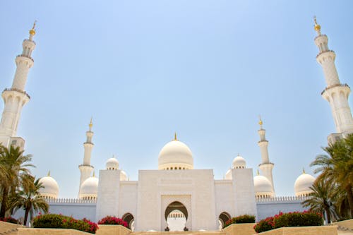 The Sheikh Zayed Grand Mosque Under the Blue Sky