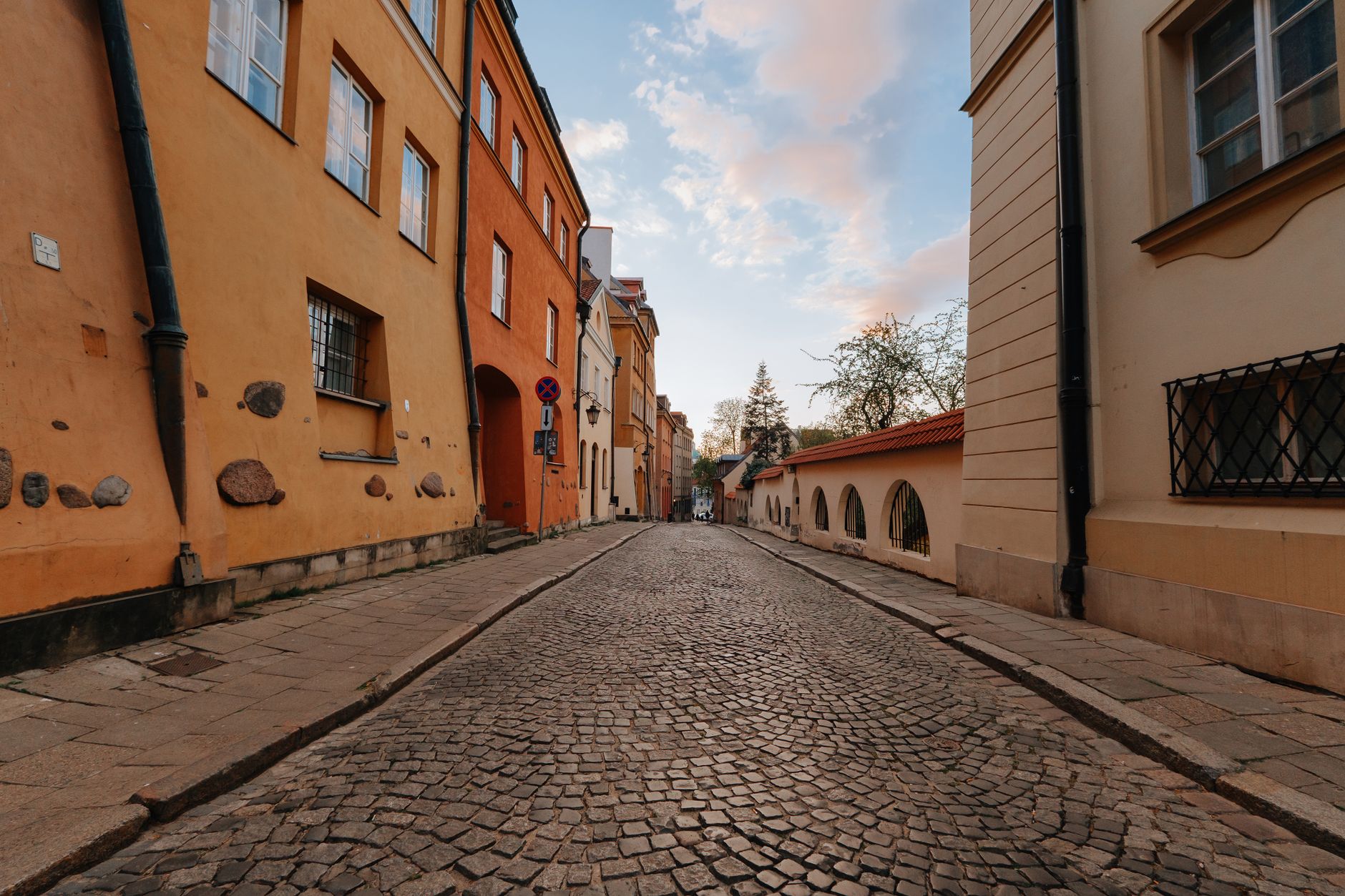 Capturing Micro Moments: Elevating Travel Stories through iPhone Photography