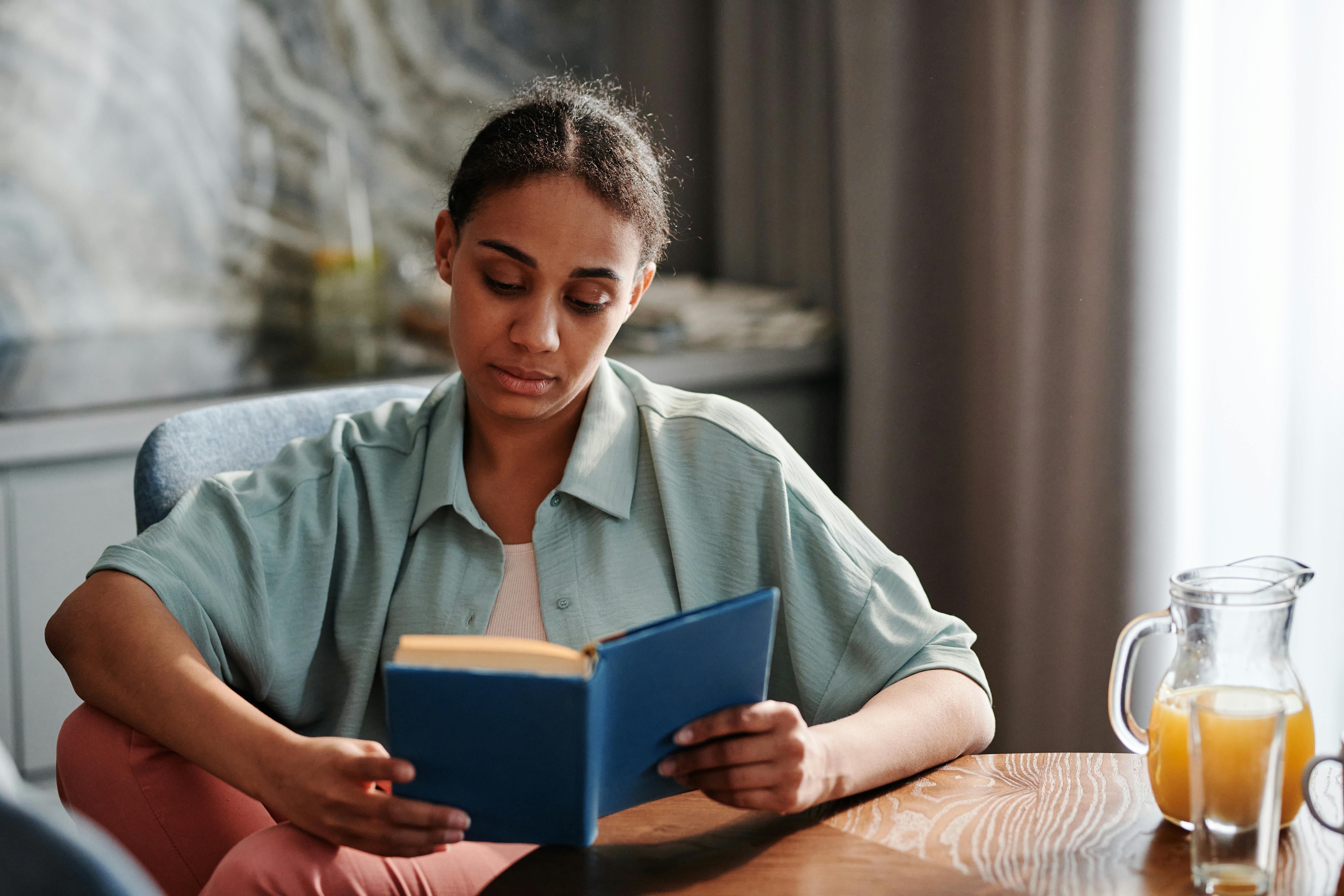 28 Self Development Books To Change Your Life In 2026 — Photo by Tiger Lily on Pexels