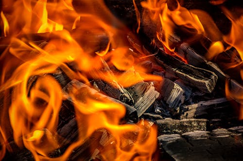 Kostenloses Stock Foto zu brand, brennhölzer, dunkel