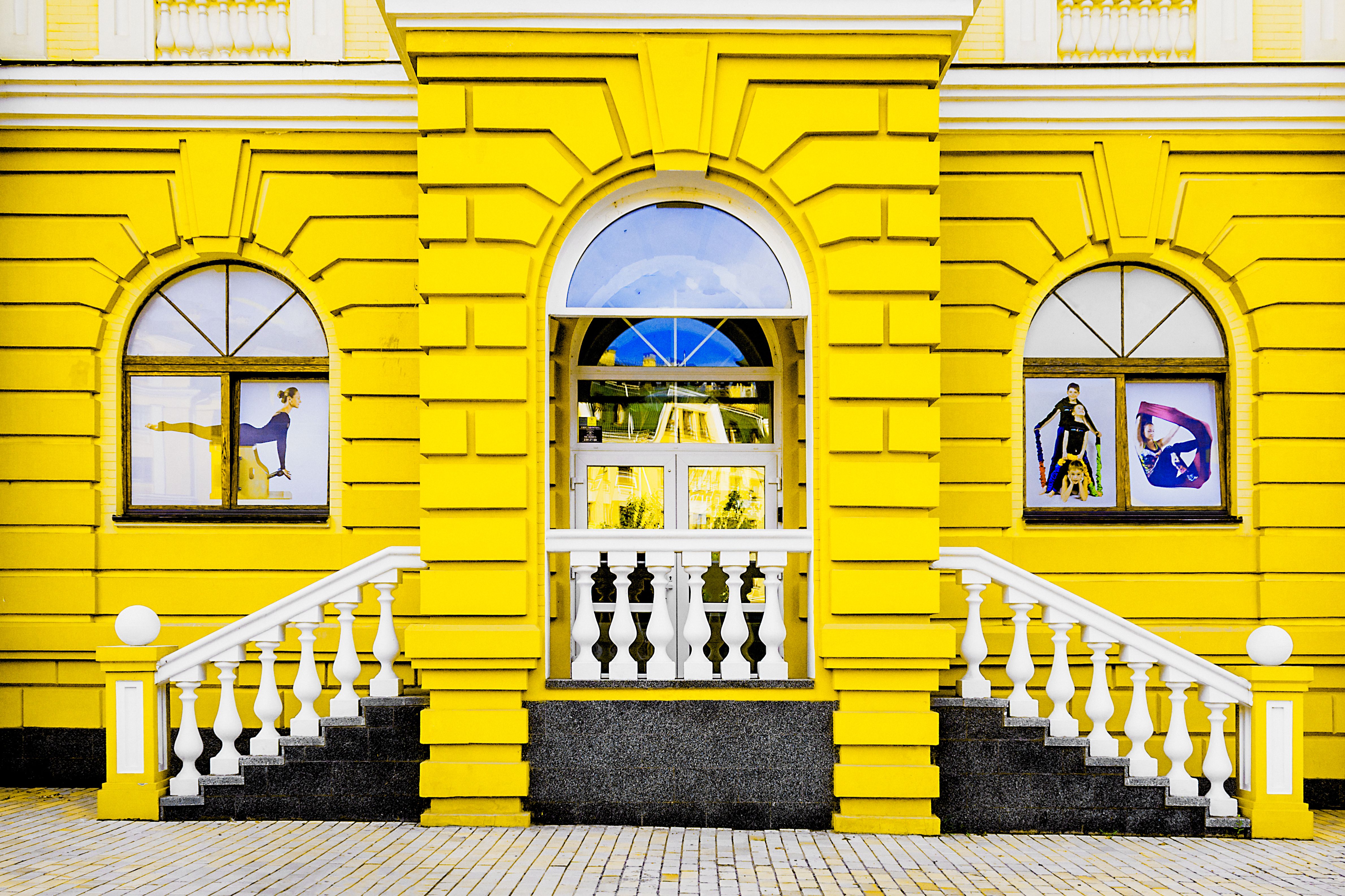 Entrance Staircase of a Yellow Building · Free Stock Photo