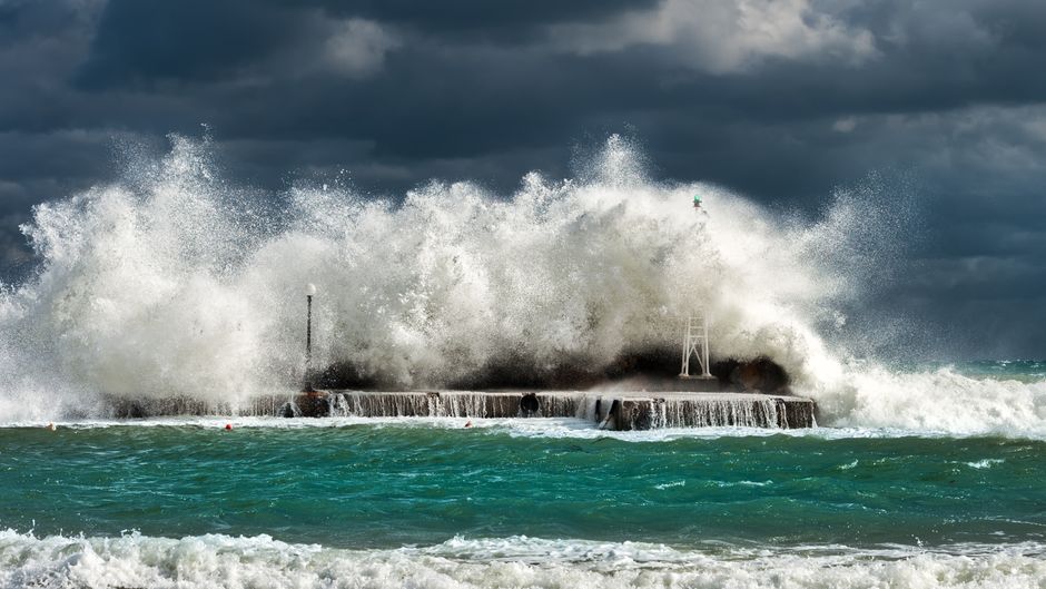 Strong Winds and Rough Seas: Mauritius Authorities Warn Against Marine Outings in West and South