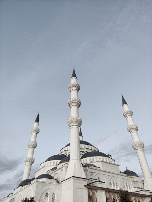 Free Low-angle shot of the Melike Hatun Mosque showcasing its minarets against a clear sky. Stock Photo