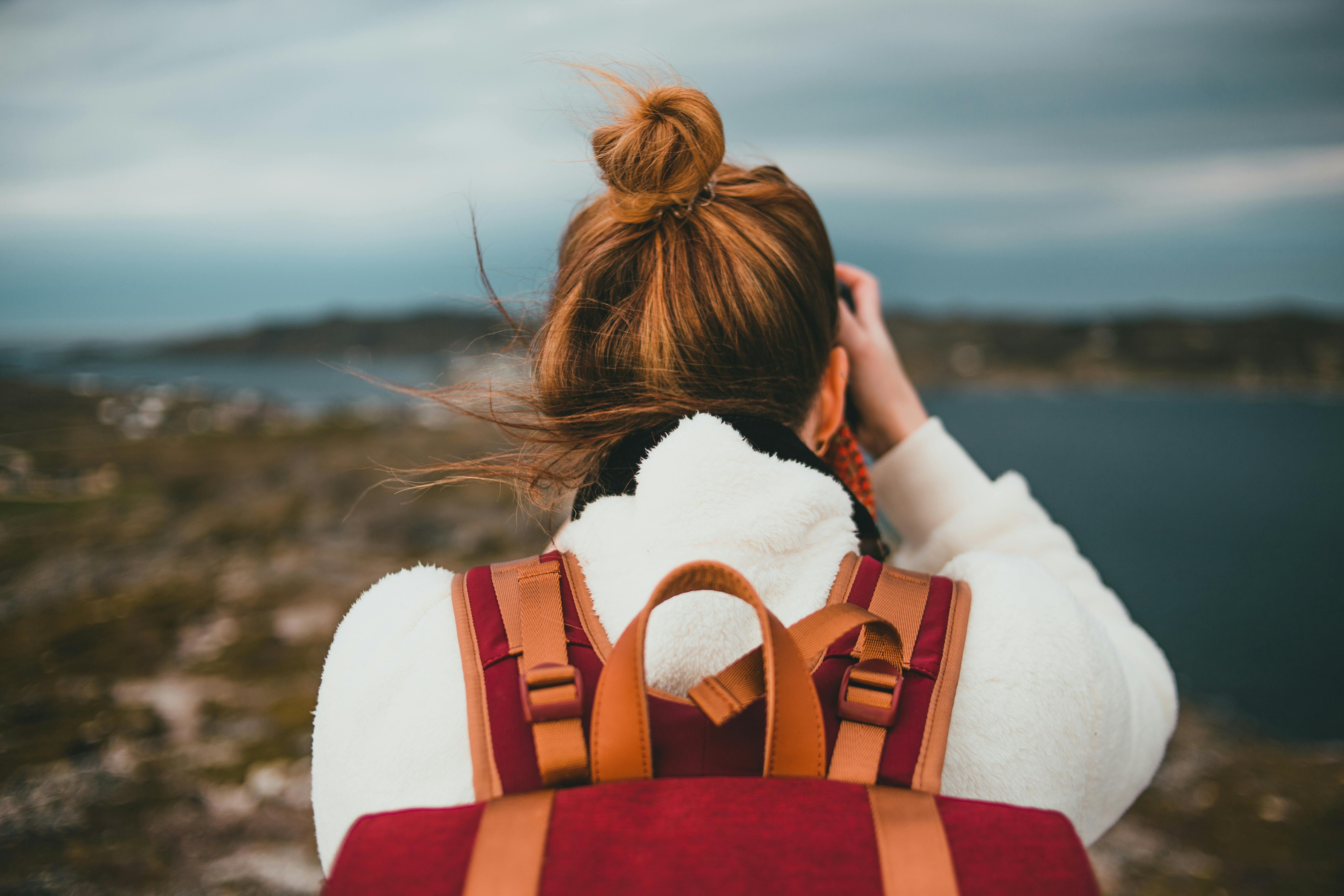 Bagsmart totes, backpacks and travel gear are up to 49% off on Amazon — Photo by Erik Mclean on Pexels
