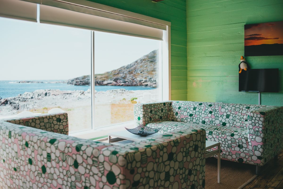 Why UK Homes Crave a Light Summer Living Room Feel