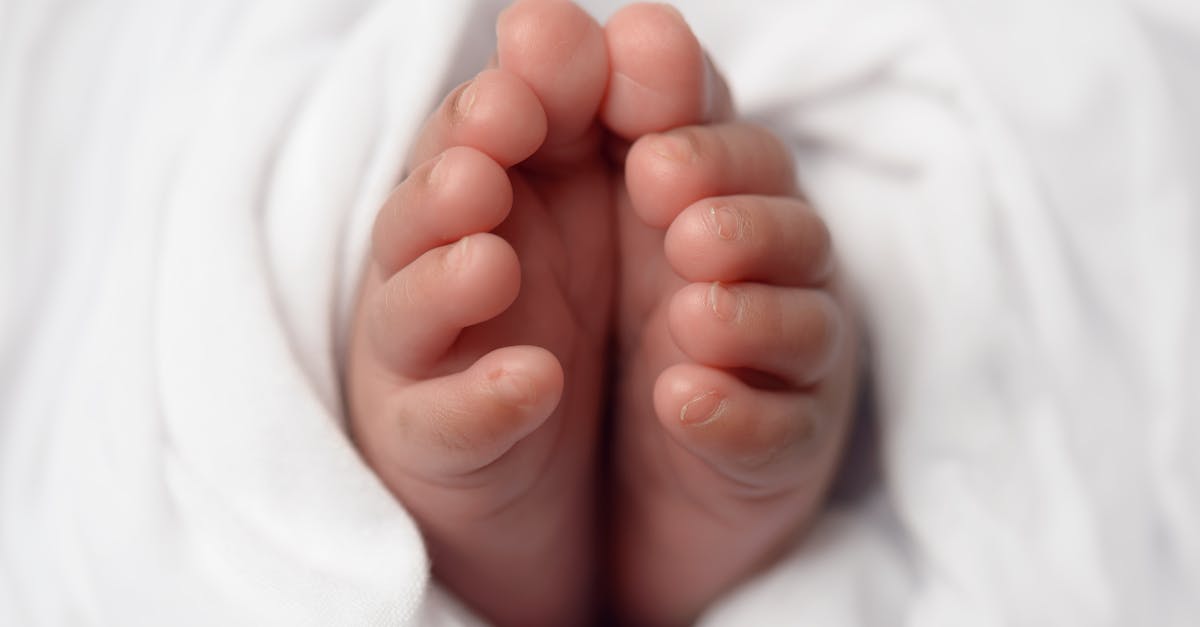 Why do my feet cold sweat in bed