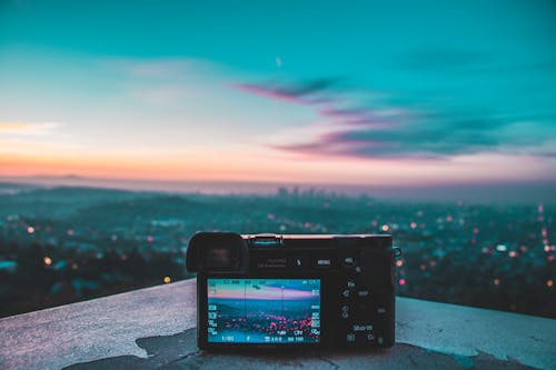 Caméra Prenant Une Photo De La Ville