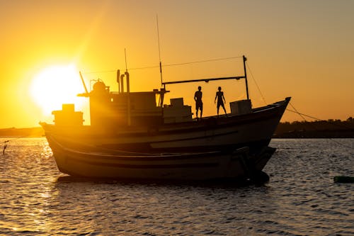 Δωρεάν στοκ φωτογραφιών με αλιεία, αλιευτικό σκάφος, δύση του ηλίου