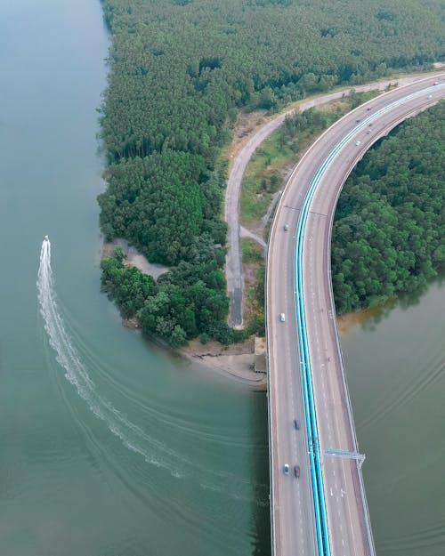 Free Aerial View of Bridge Over the Lake Stock Photo