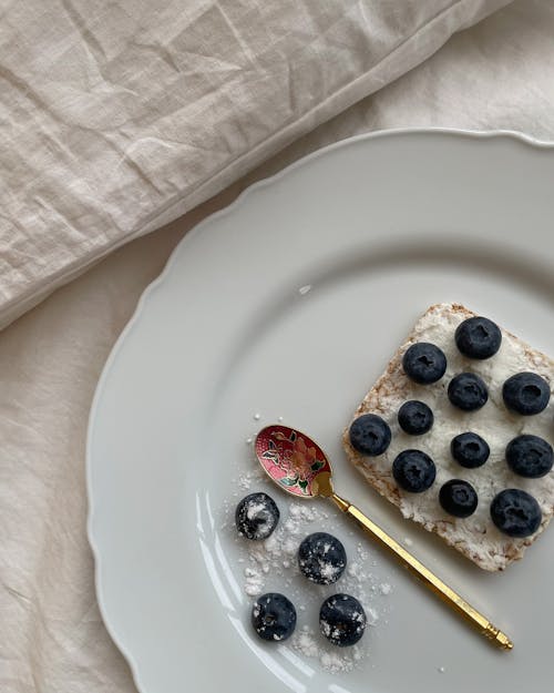 Pastry with Blueberries and Powdered Sugar