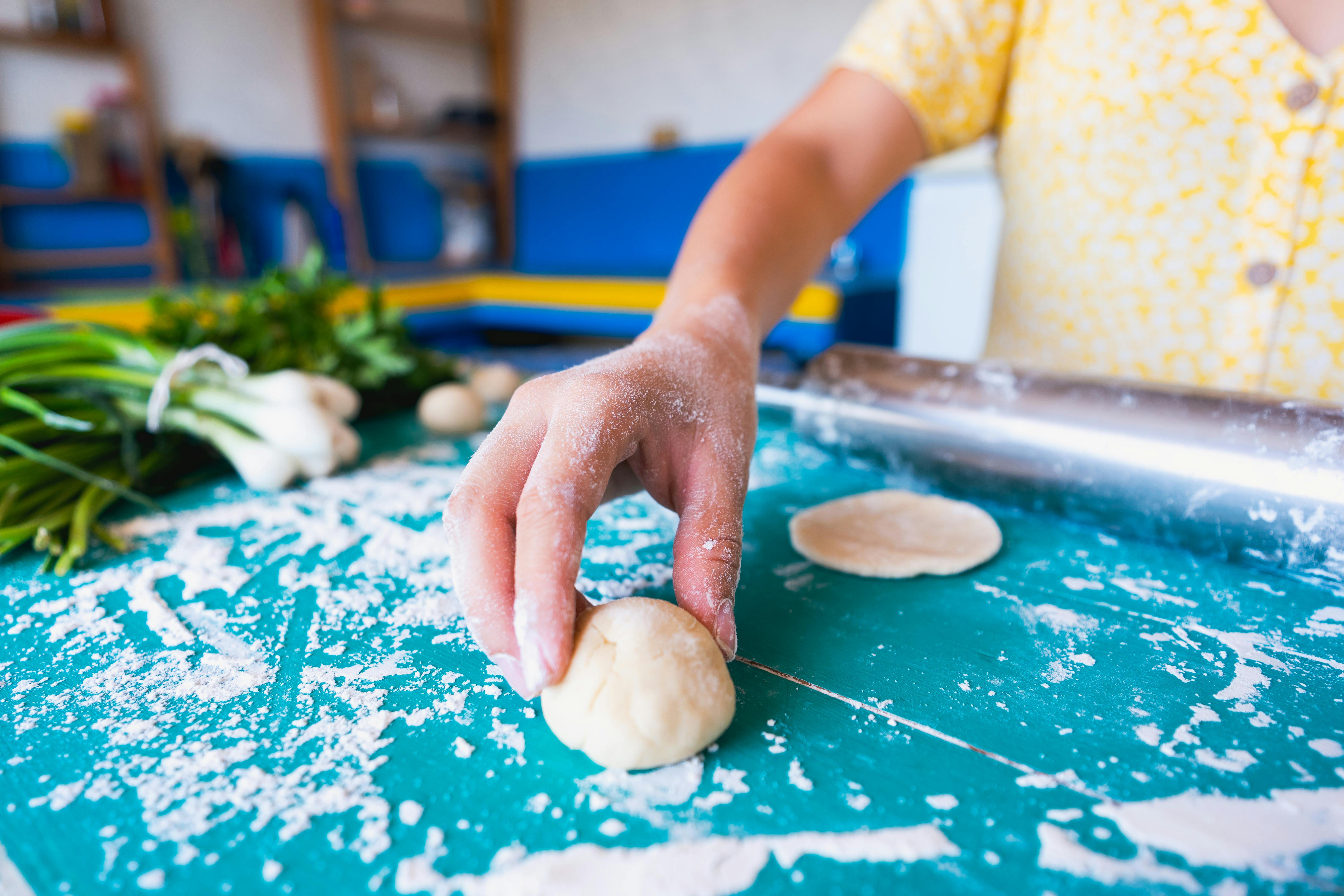 easy recipes, quick meals, healthy cooking, meal prep ideas, budget-friendly meals — Photo by Los Muertos Crew on Pexels