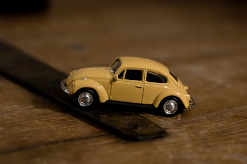 Bezpłatne Darmowe zdjęcie z galerii z miniatura, samochód zabawka, selektywna ostrość Zdjęcie z galerii