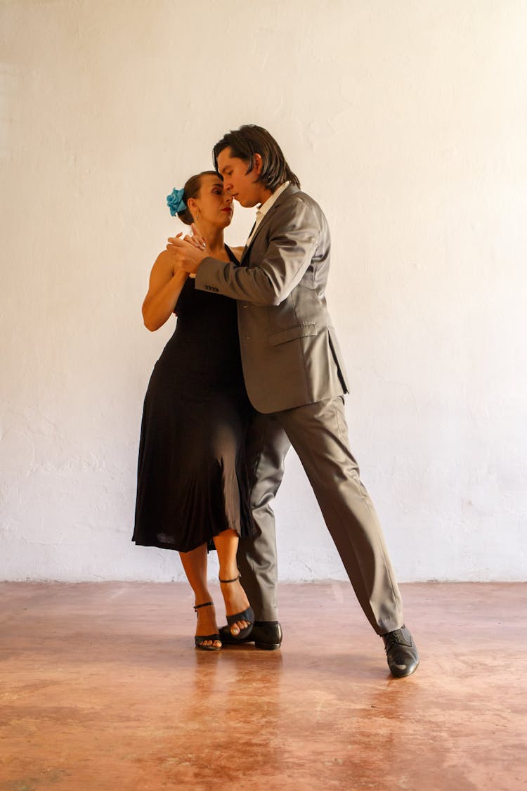 Man And Woman Dancing Tango