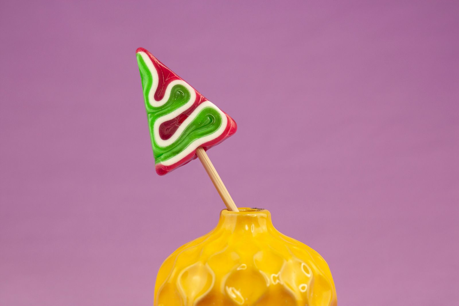 Candy Wholesale Supplier Selection for Small Retailers: Finding Your Best Partners