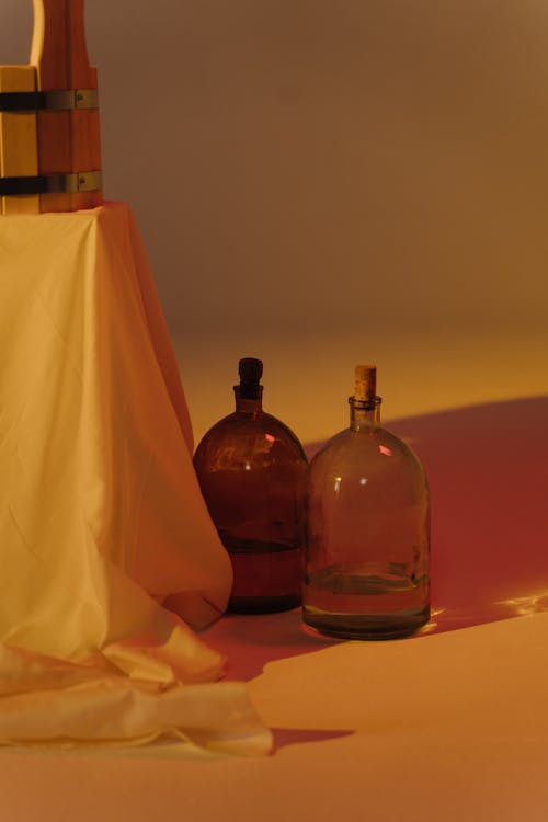 Fotobanka s bezplatnými fotkami na tému korkové zátky, sklenené fľaše, sklenené nádoby