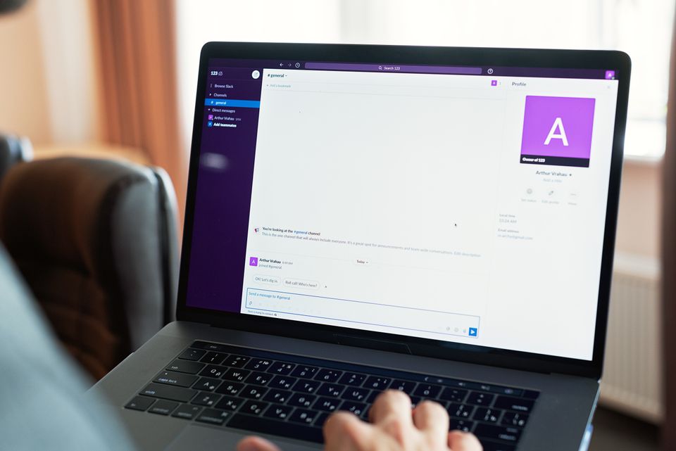 Cara Membuat Email Bisnis Profesional dengan AI Secara Cepat