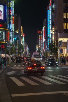 Tokyo im Anime-Look – Digitales Kunstwerk (von Anton Cherednichenko, 5304×7952, #8285037)